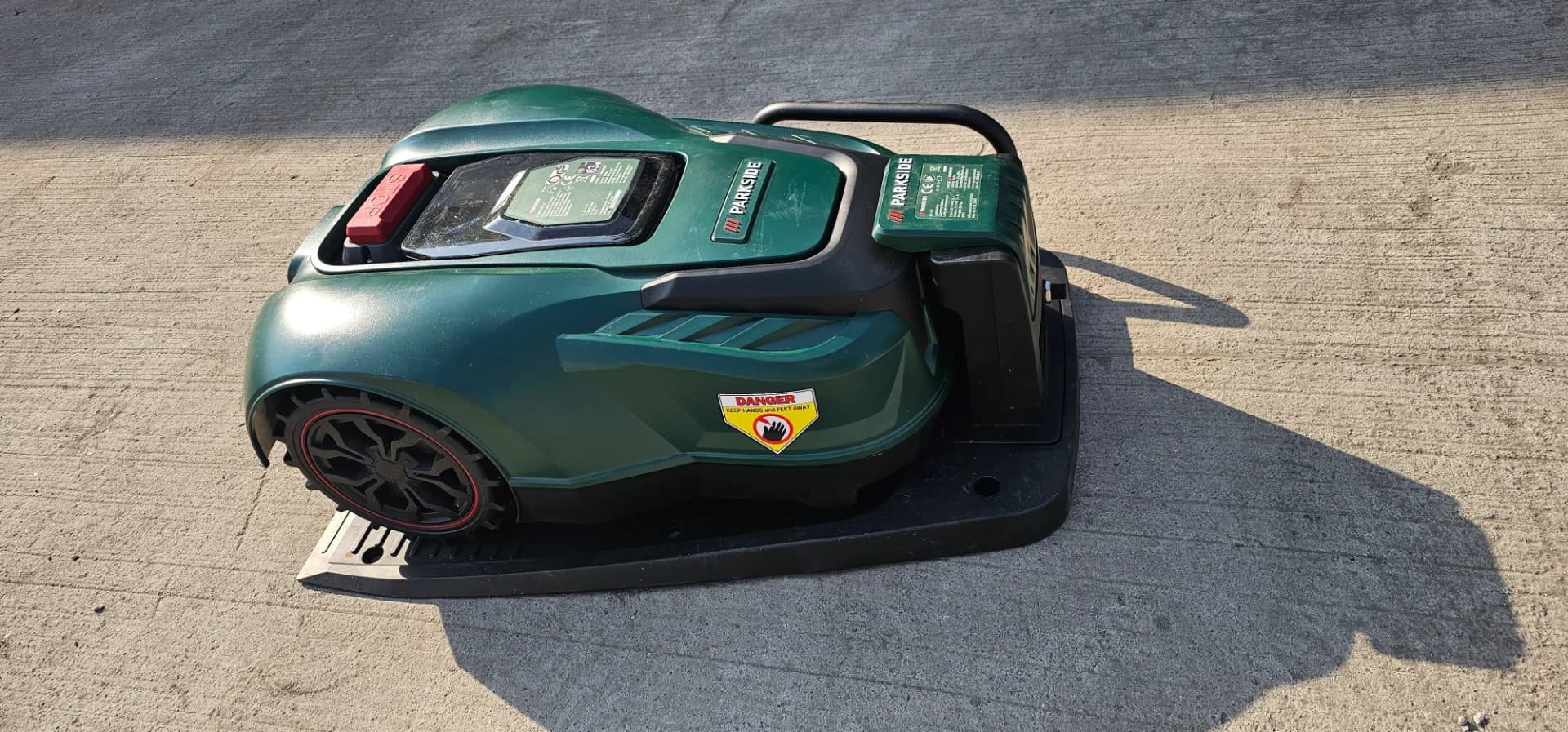 Robot tuns iarba – Sector 4, București