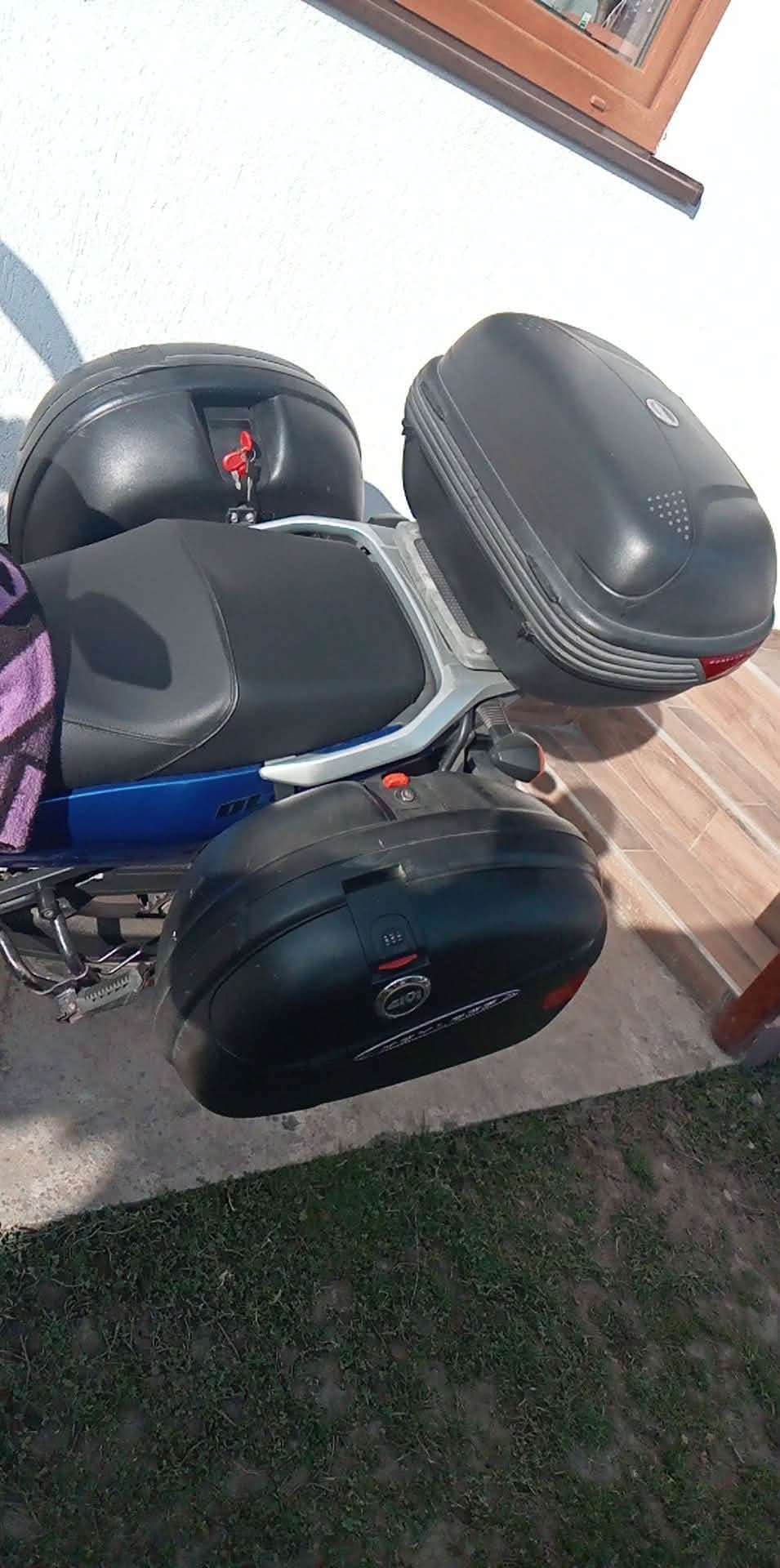 Suzuki V Strom DL 650 – fotografia 6 din 6