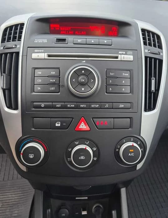 Kia Ceed 1,6 crdi, 2010 Facelift - 3300 euro IMPECABILA  3 300 € – fotografia 6 din 7