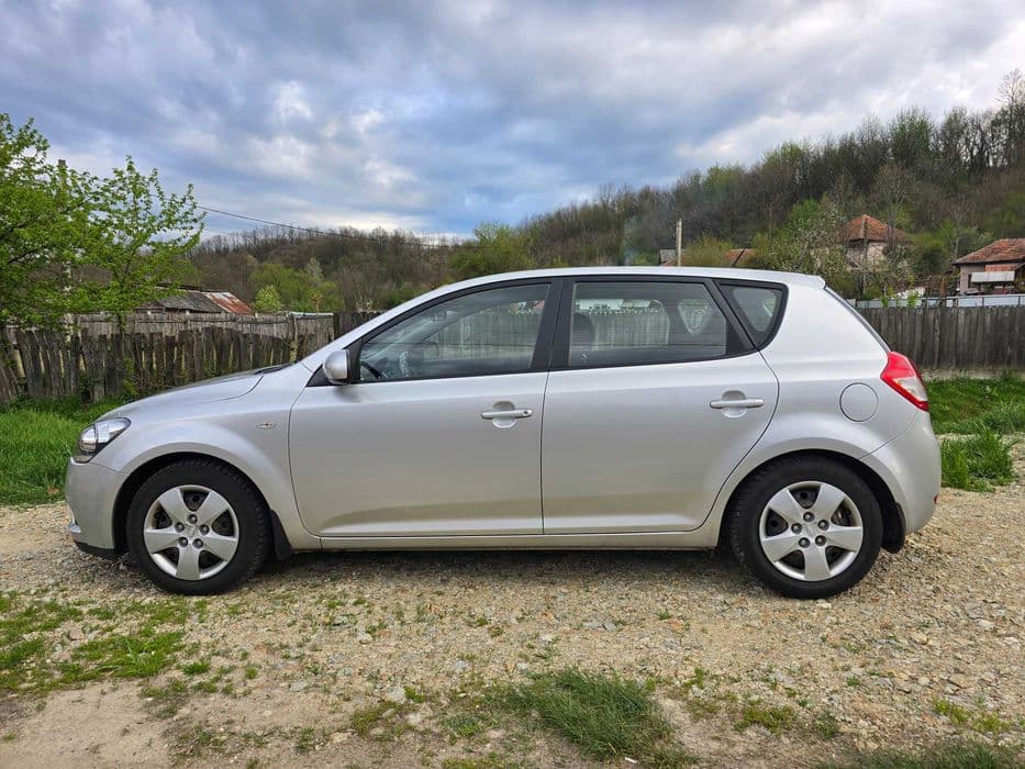 Kia Ceed 1,6 crdi, 2010 Facelift - 3300 euro IMPECABILA  3 300 €