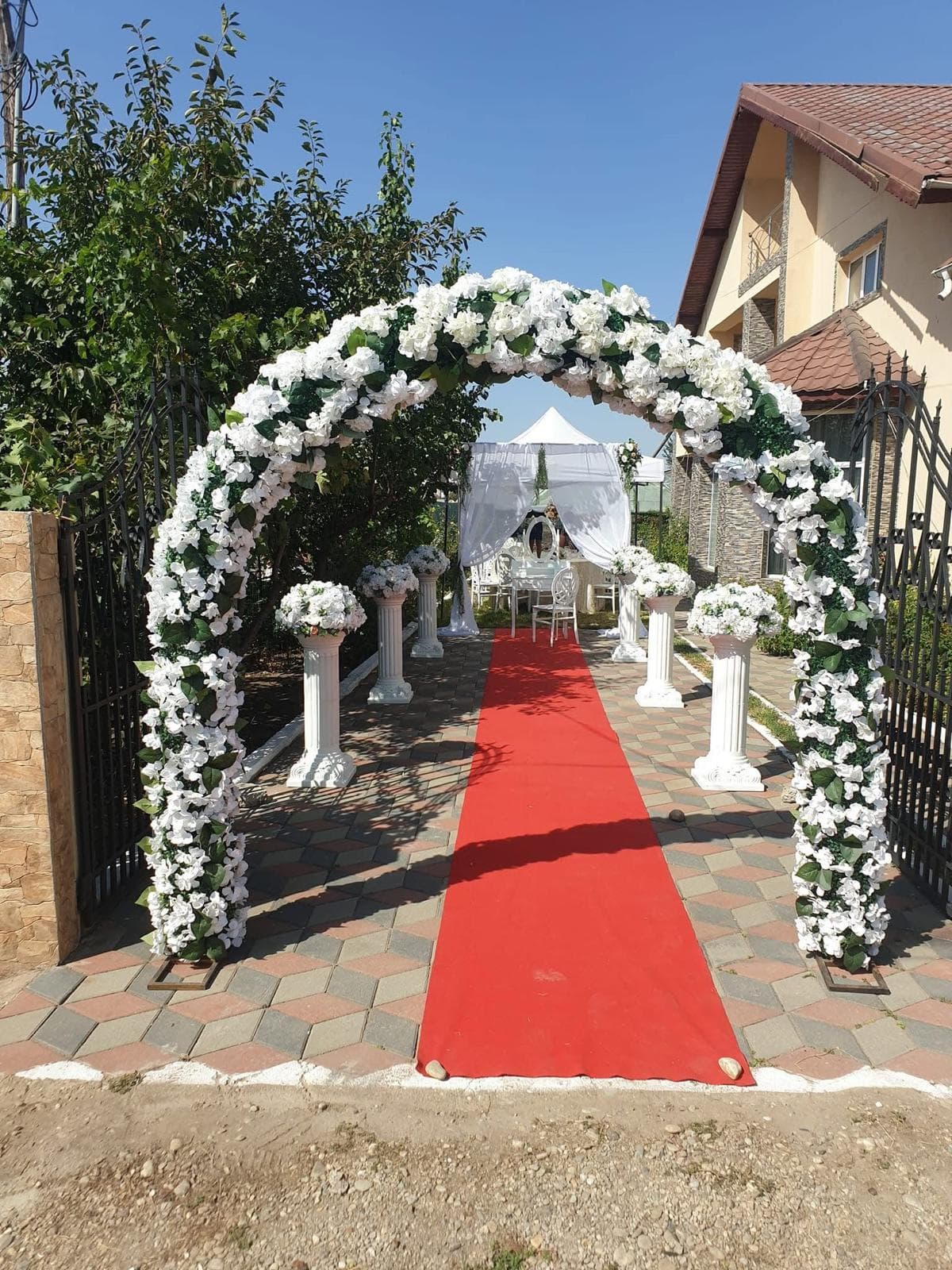 Servicii Evenimente Nuntă – Fum Greu, Cabină Foto, Artificii Interior, Bar Cocktail