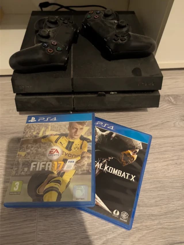 Ps 4 cu 2 controllere si 2 jocuri
