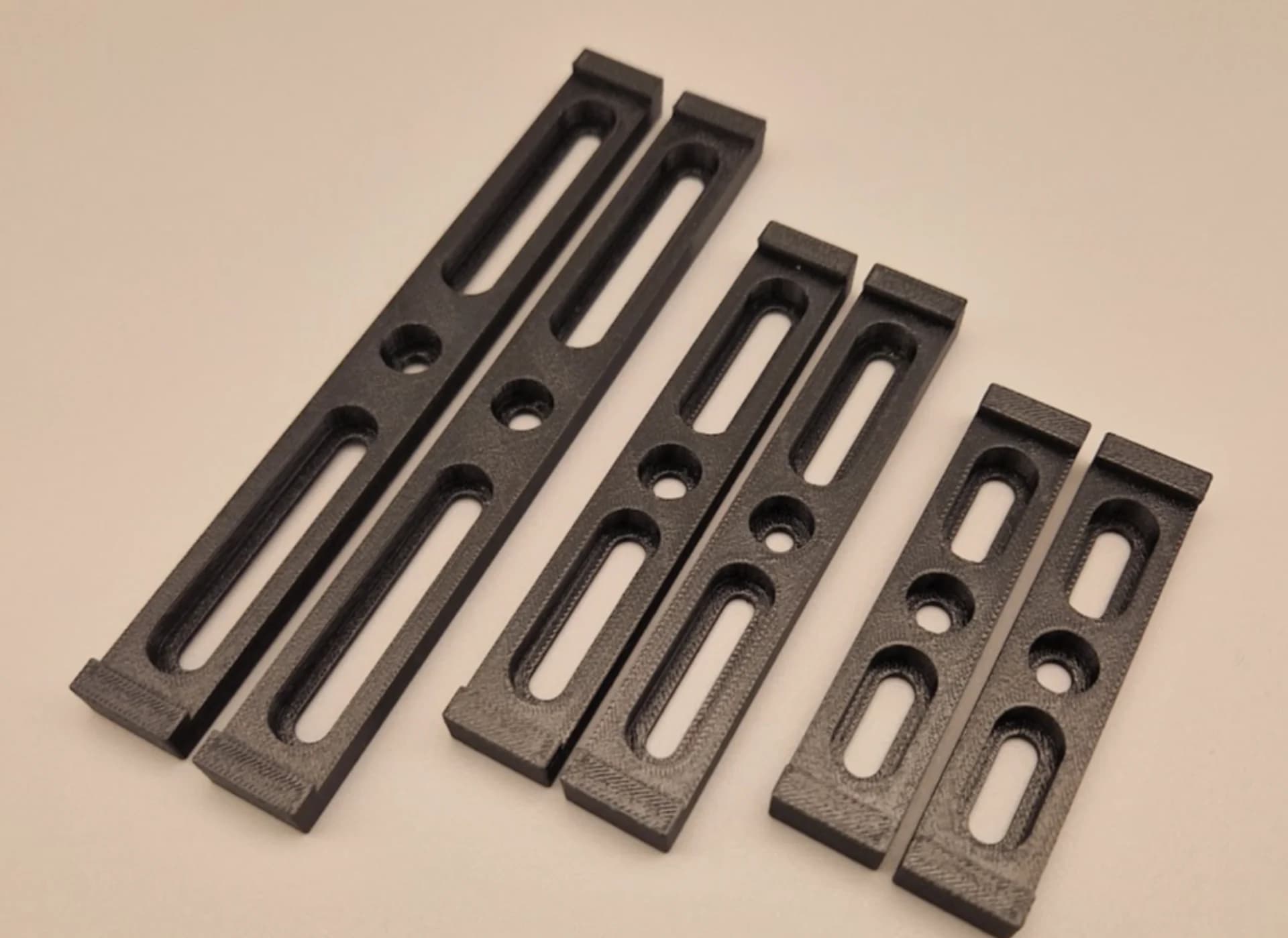 Suporti numere auto slim - invizibili