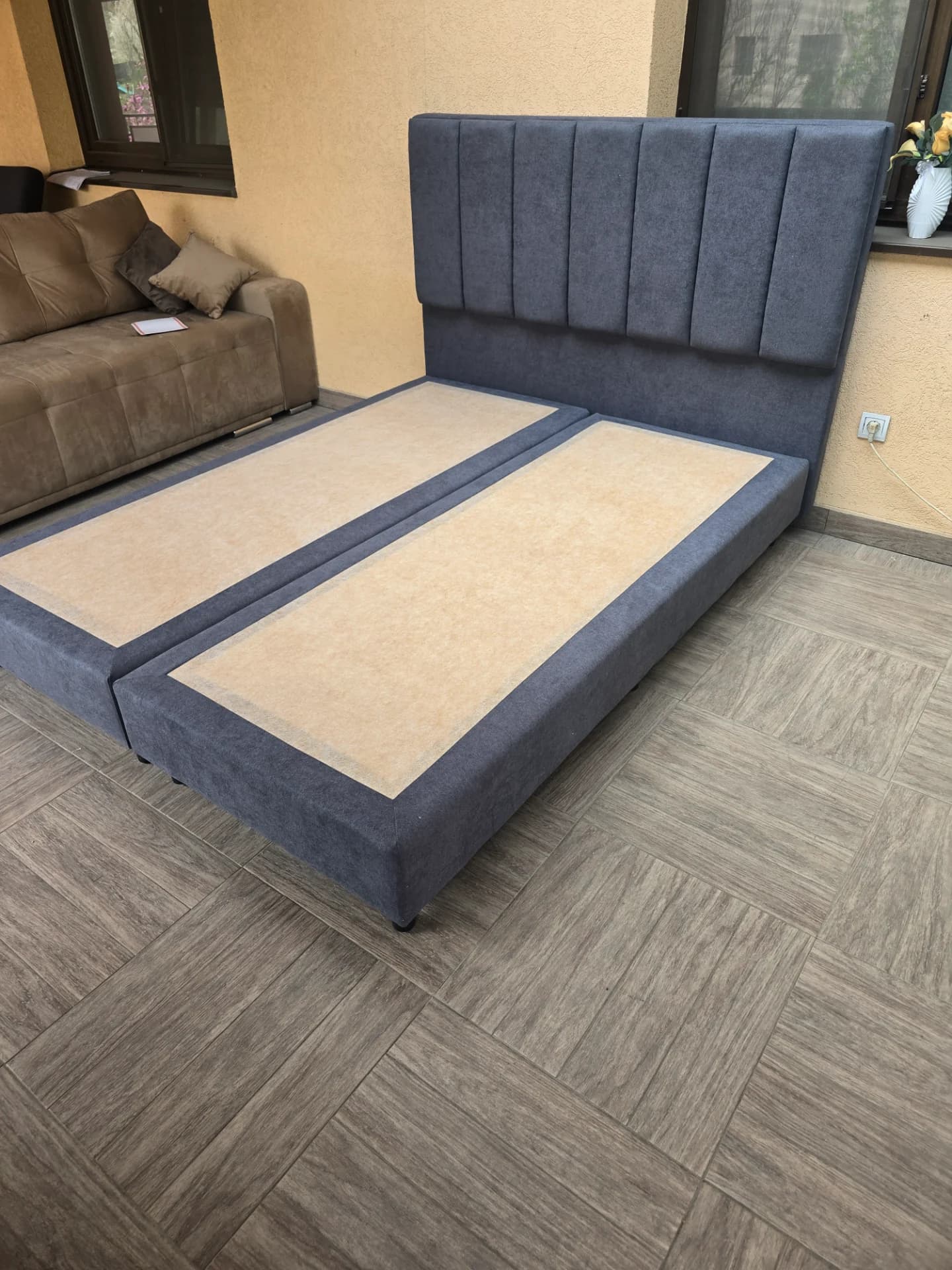 Baza de pat pentru saltea de 160x200 cm