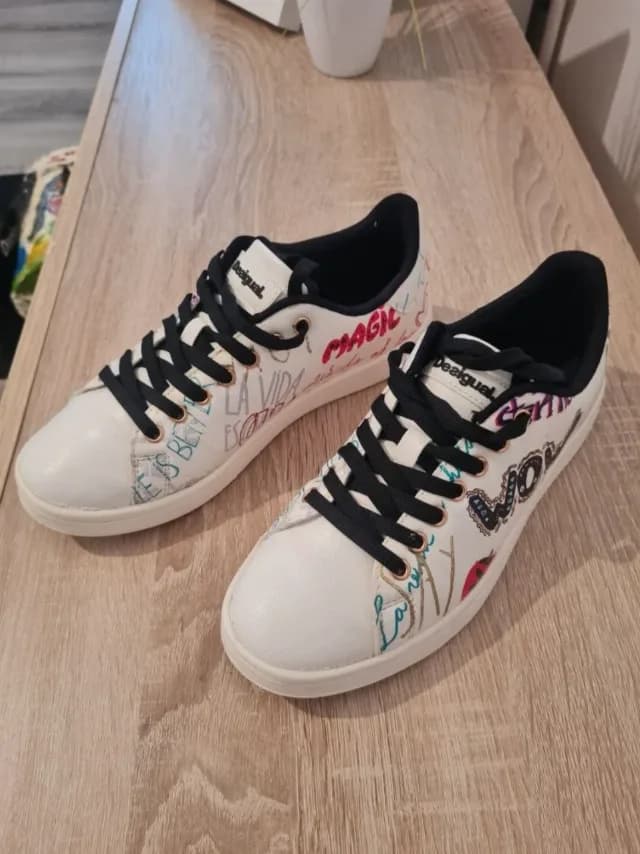 Adidas dama Desigual