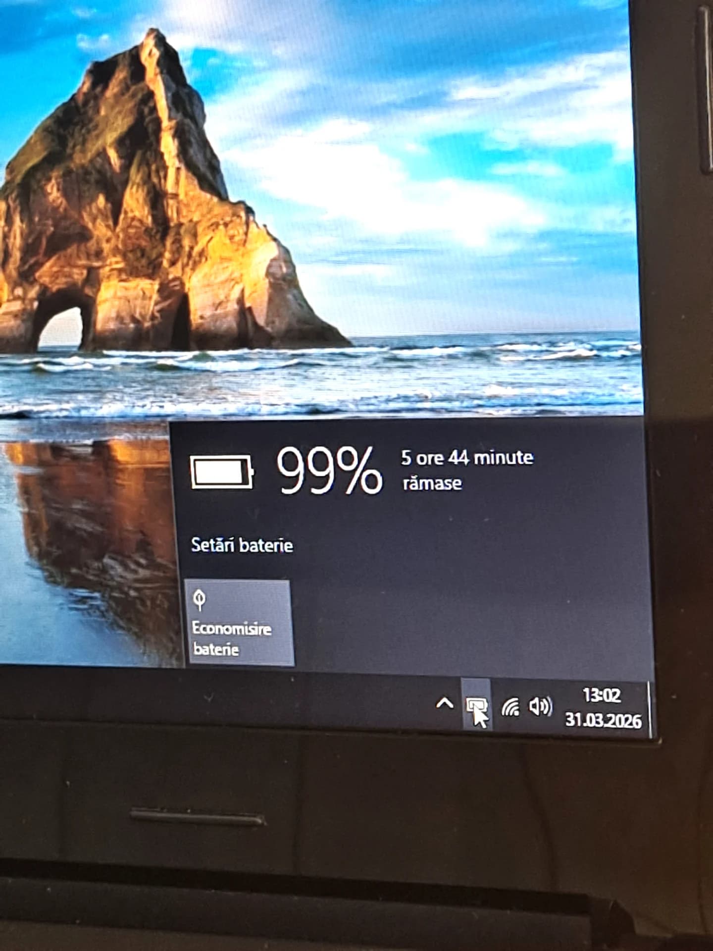 Vand laptop Lenovo--Intel i3-5005U--SSD 120 GB--8GB RAM--Baterie 5 ore