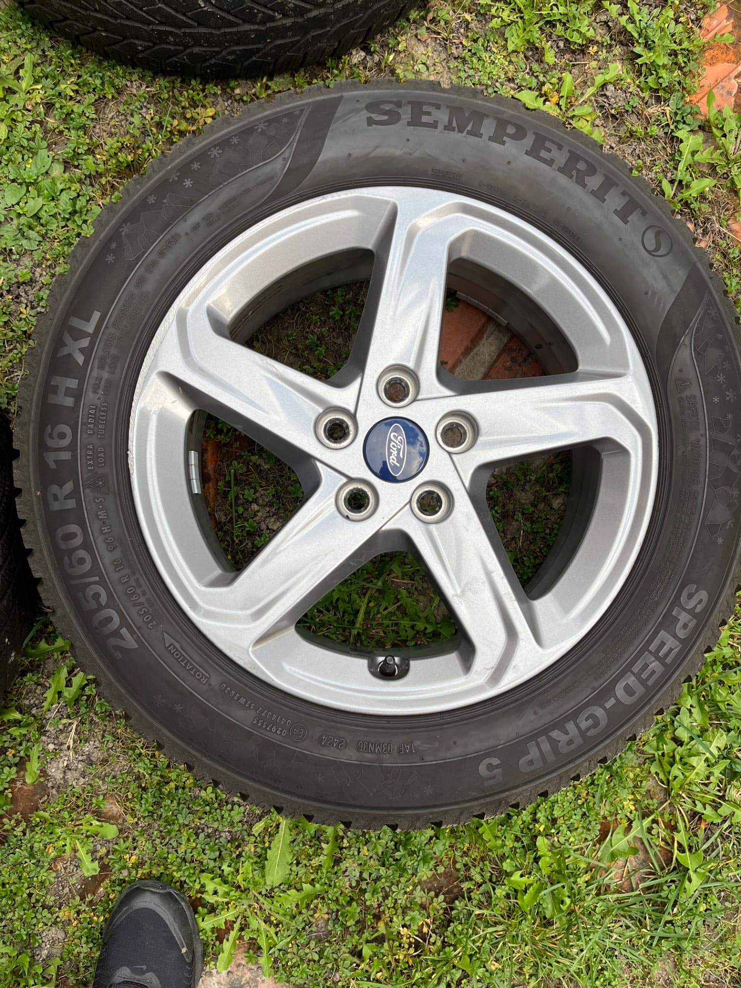 Jante aliaj Ford cu cauciucuri iarnă 205.60.16 – fotografia 2 din 8