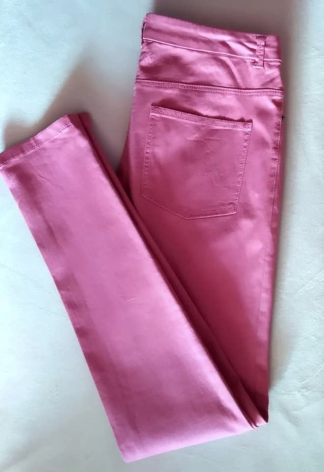 4 perechi de blugi ,culori diferite ,aceeași mărime M , (40 Lei bucata)