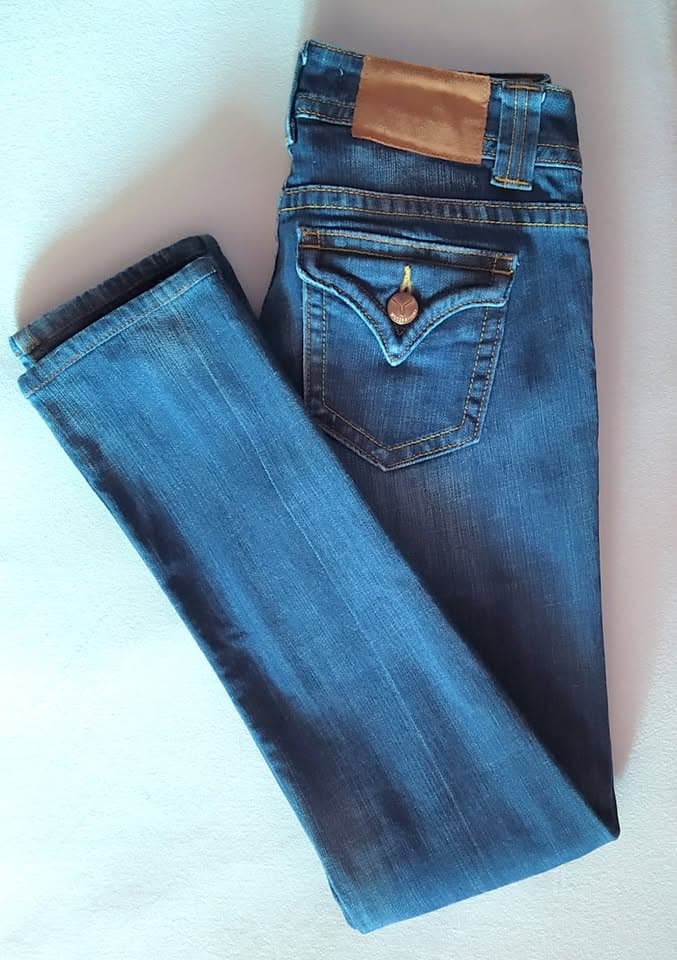 4 perechi de blugi ,culori diferite ,aceeași mărime M , (40 Lei bucata)