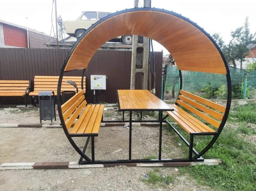 Foișor din țeavă rotunda cu sipca