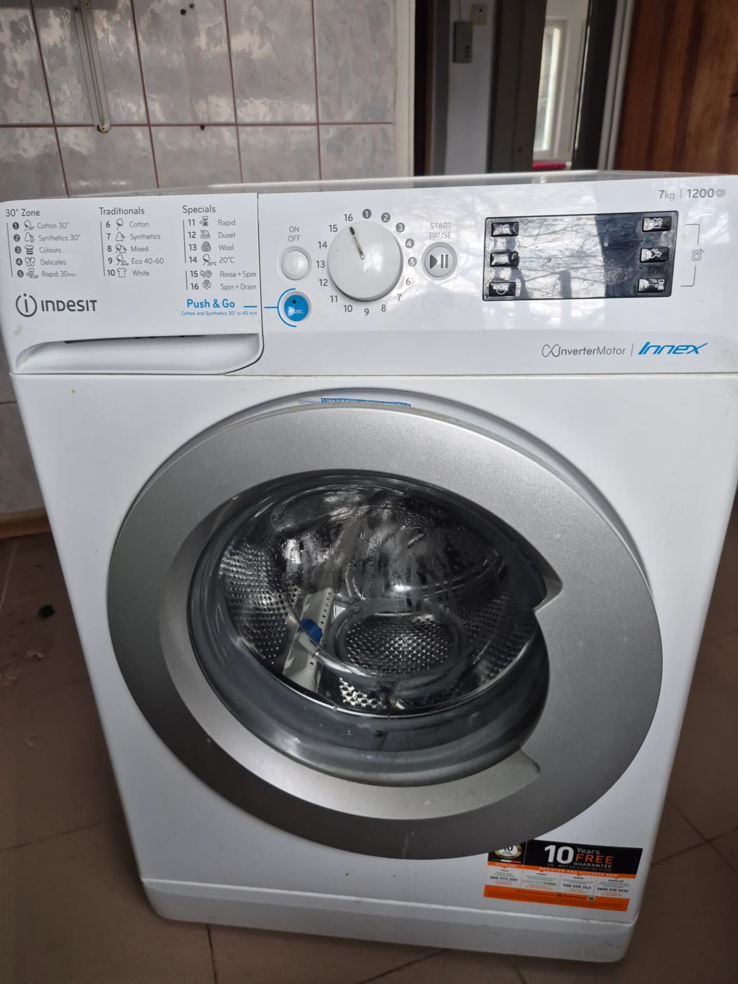 Masina de spalat rufe – fotografia 3 din 6