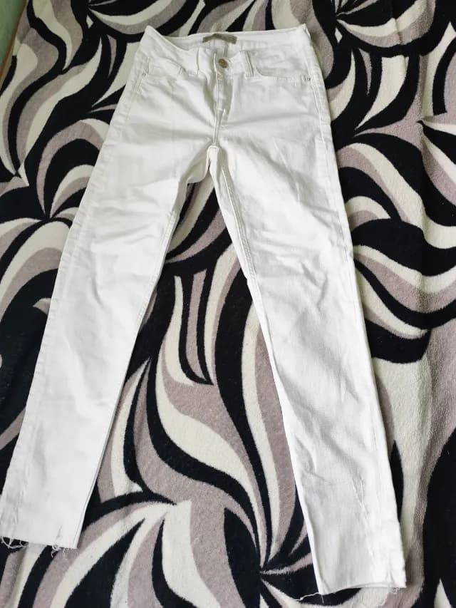 Pantaloni ZARA