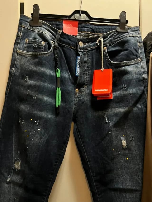 Blugi Dsquarded2,stare foarte buna(noi cu eticheta)