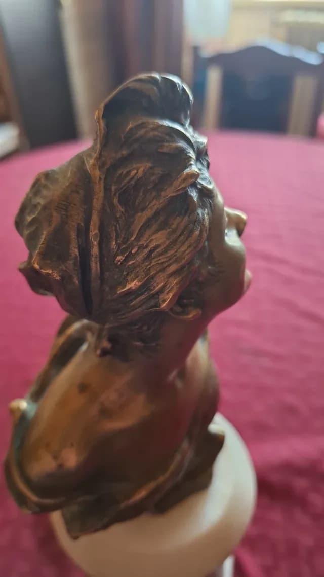 Statuie veche pentru colectionari