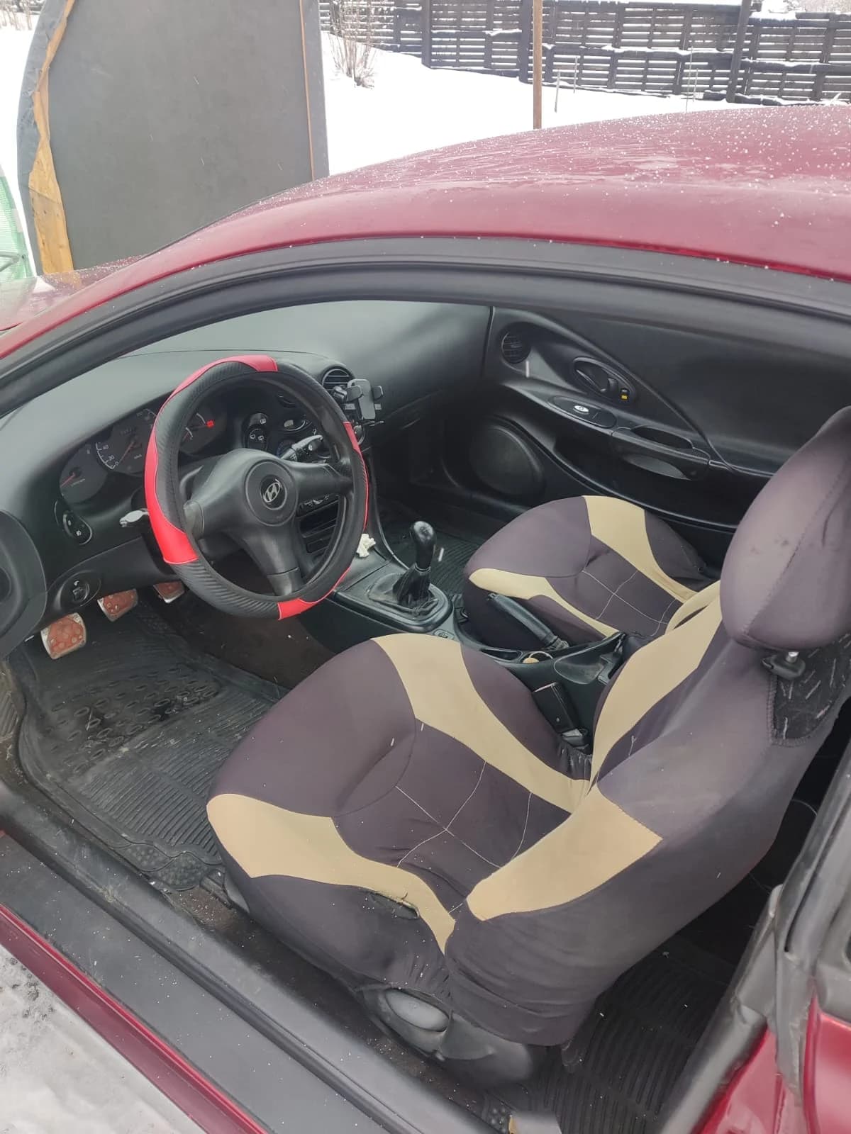 Hyundai Coupe – fotografia 2 din 4