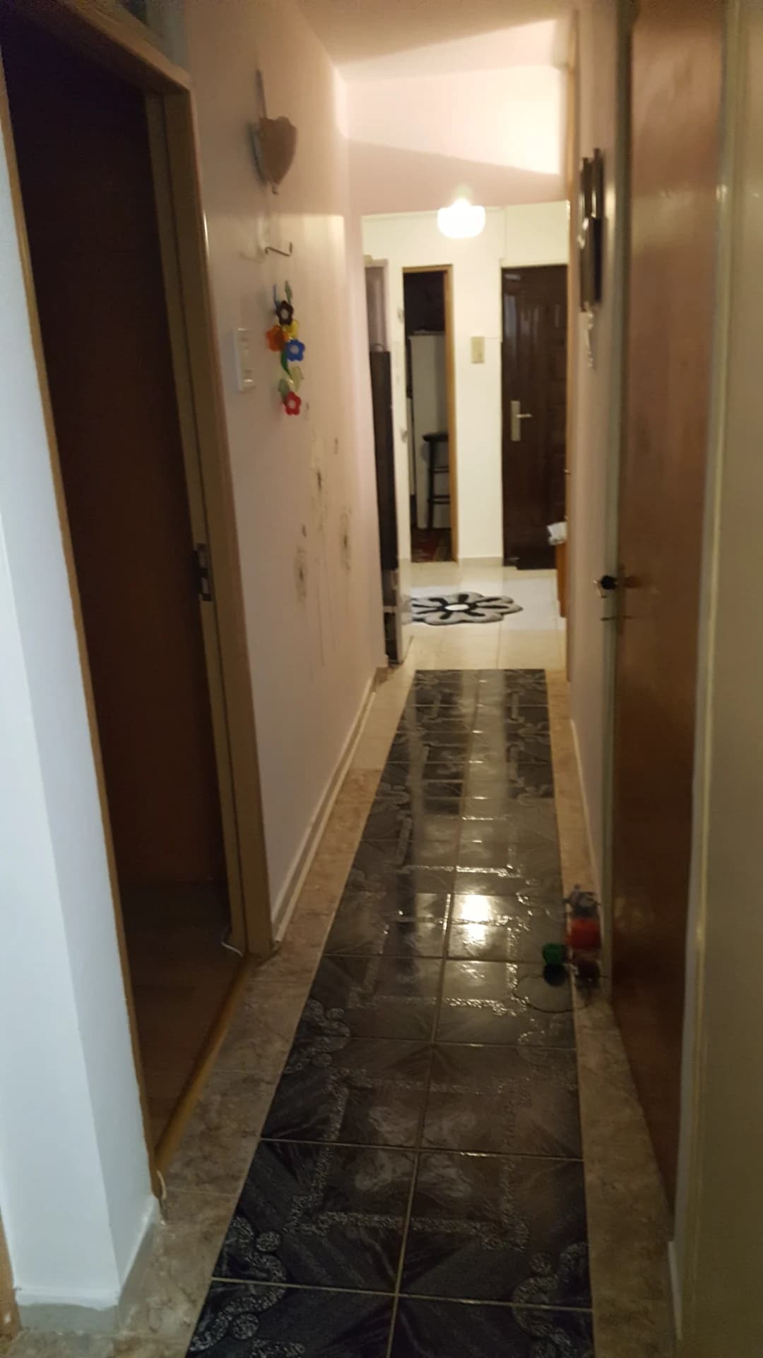 Vand apartament 3 camere cf.1 decomandat  Rahova-Sebastian str.Tutunari – fotografia 3 din 8