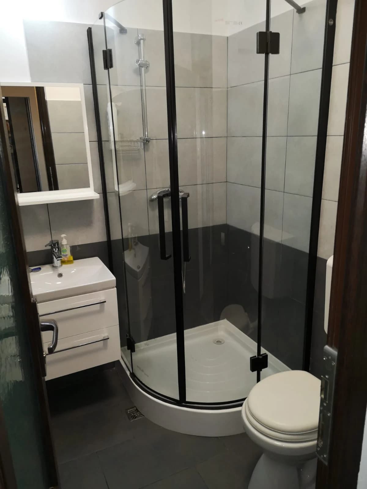 Vând apartament  4 camere – fotografia 5 din 7