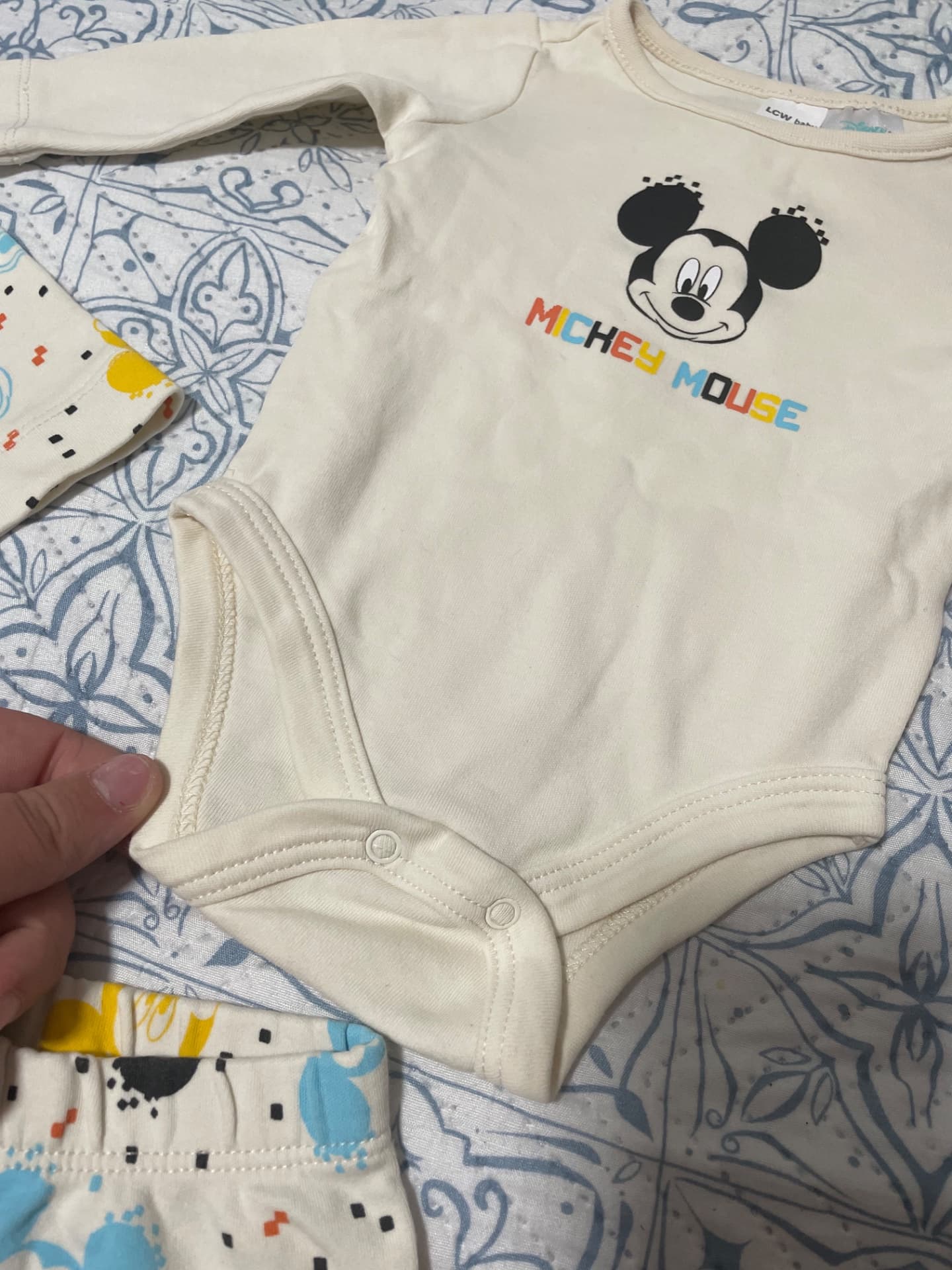 Set , body , pantaloni, căciulă – fotografia 4 din 8