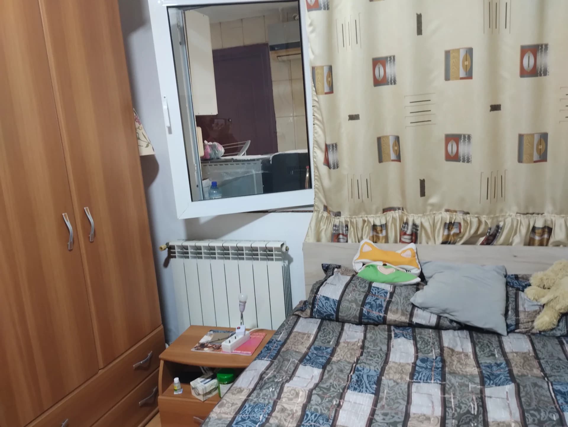 @Vand 70mp ,apartament cu 4 camere decomandat parter balcon 10mp/2mp autorizat,gaze naturale,centrala proprie, scurgere canalizare separata, – fotografia 3 din 5
