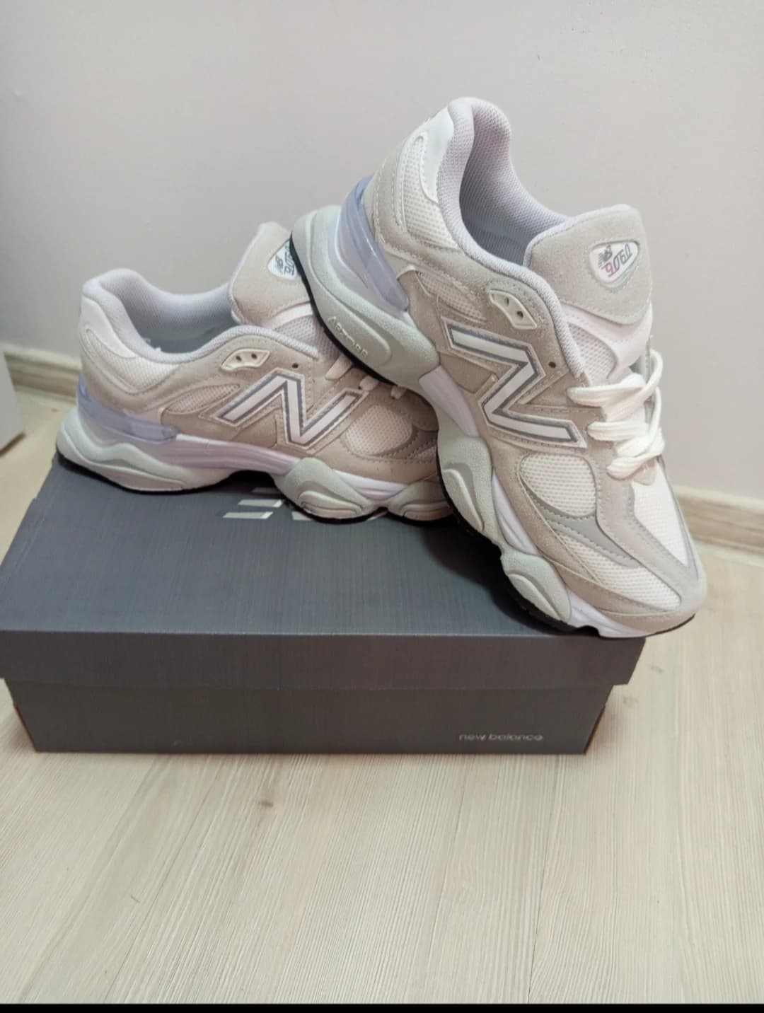 Adidași Newbalance 9060 – fotografia 2 din 2