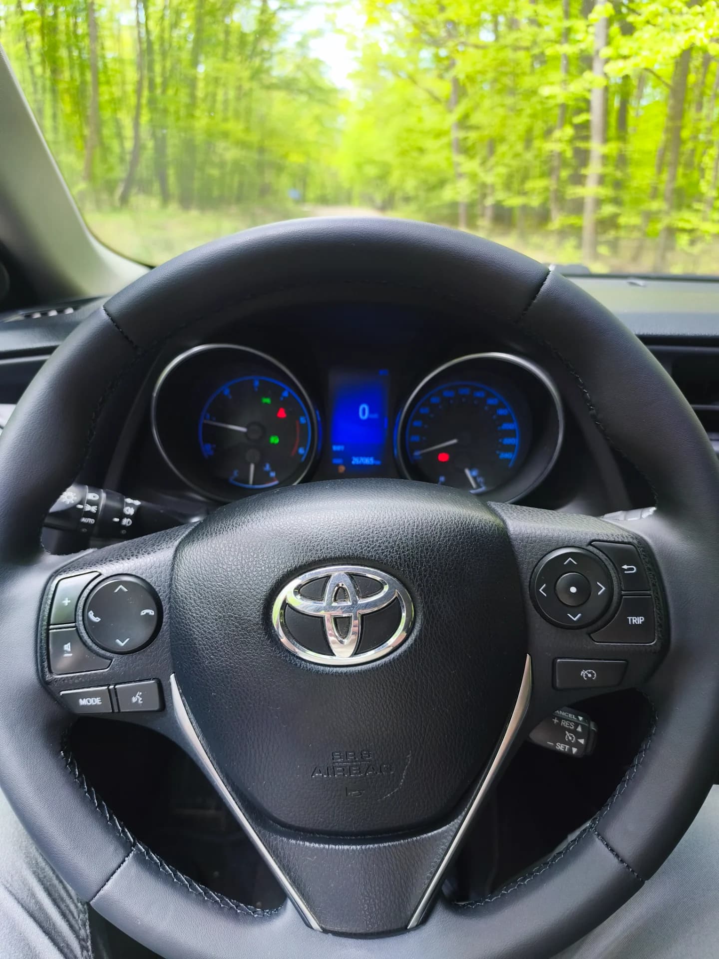 Toyota Auris 2015 euro 6 – fotografia 8 din 8