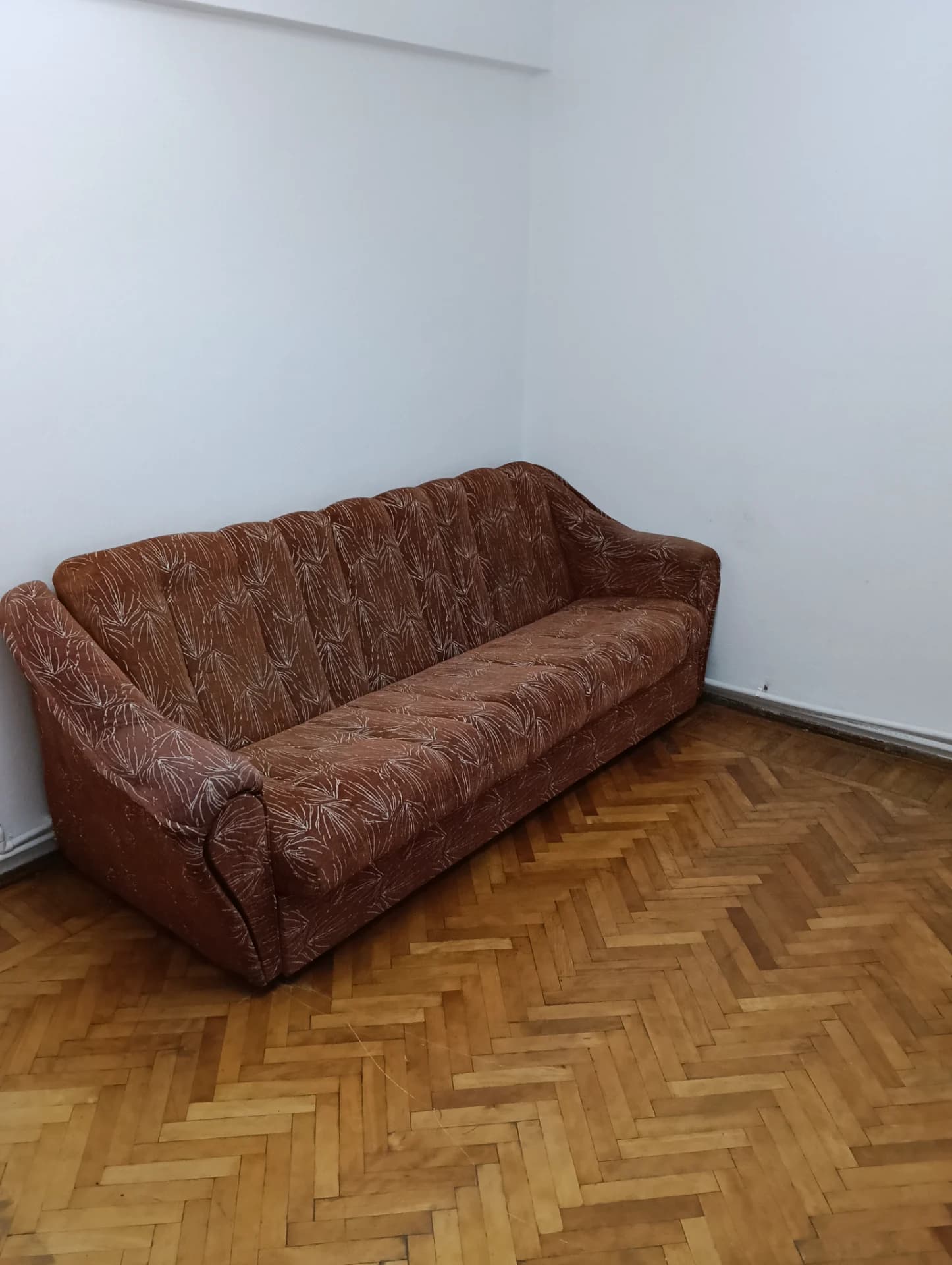 Ofer spre închiriere apartament – Falticeni, Suceava