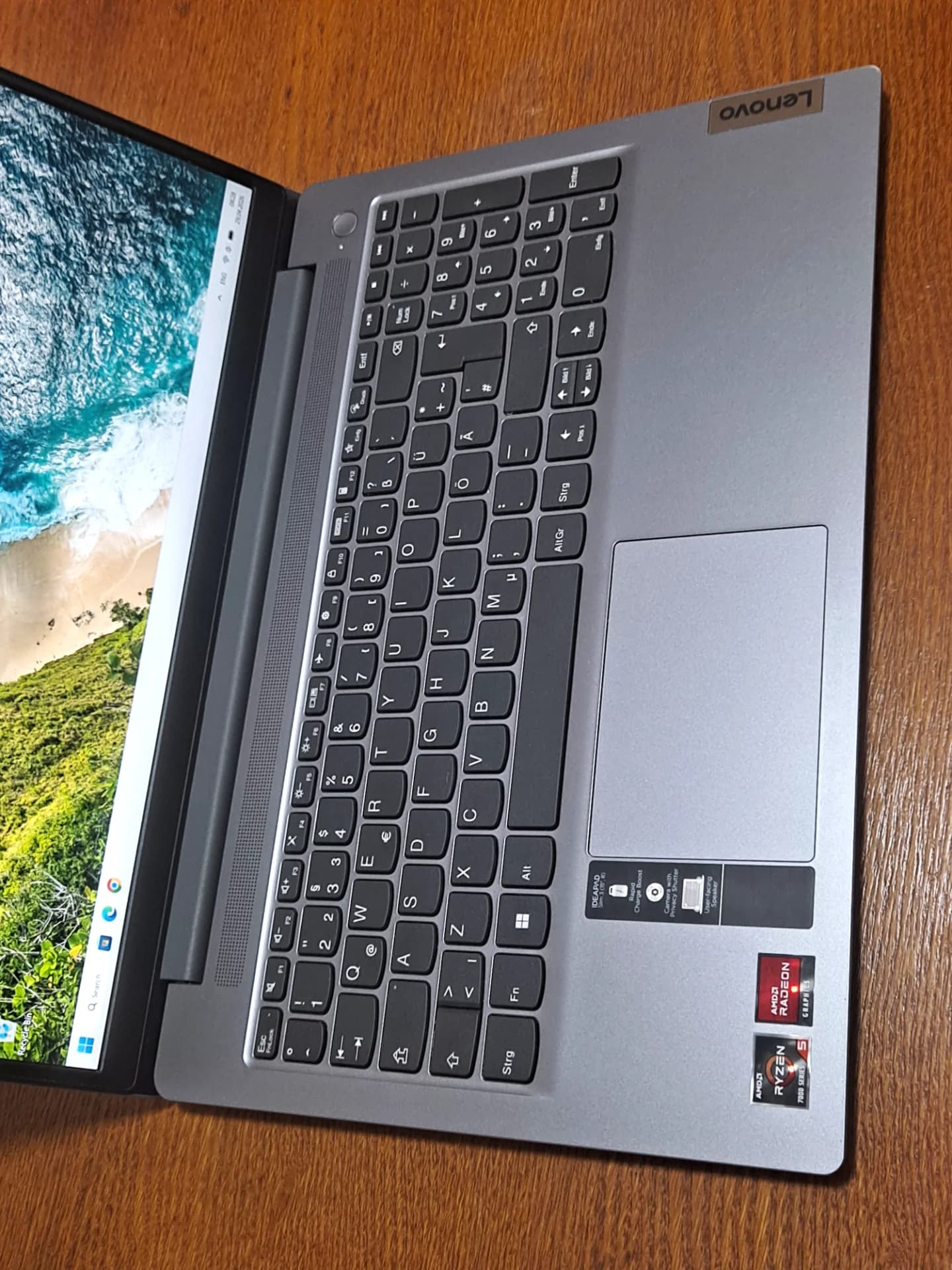 Vand laptop Lenovo IdeaPad Slim 3--AMD RyzenTM 5 7520U-4.3GHz--8 GB RAM DDR5--512GB SSD – fotografia 3 din 8