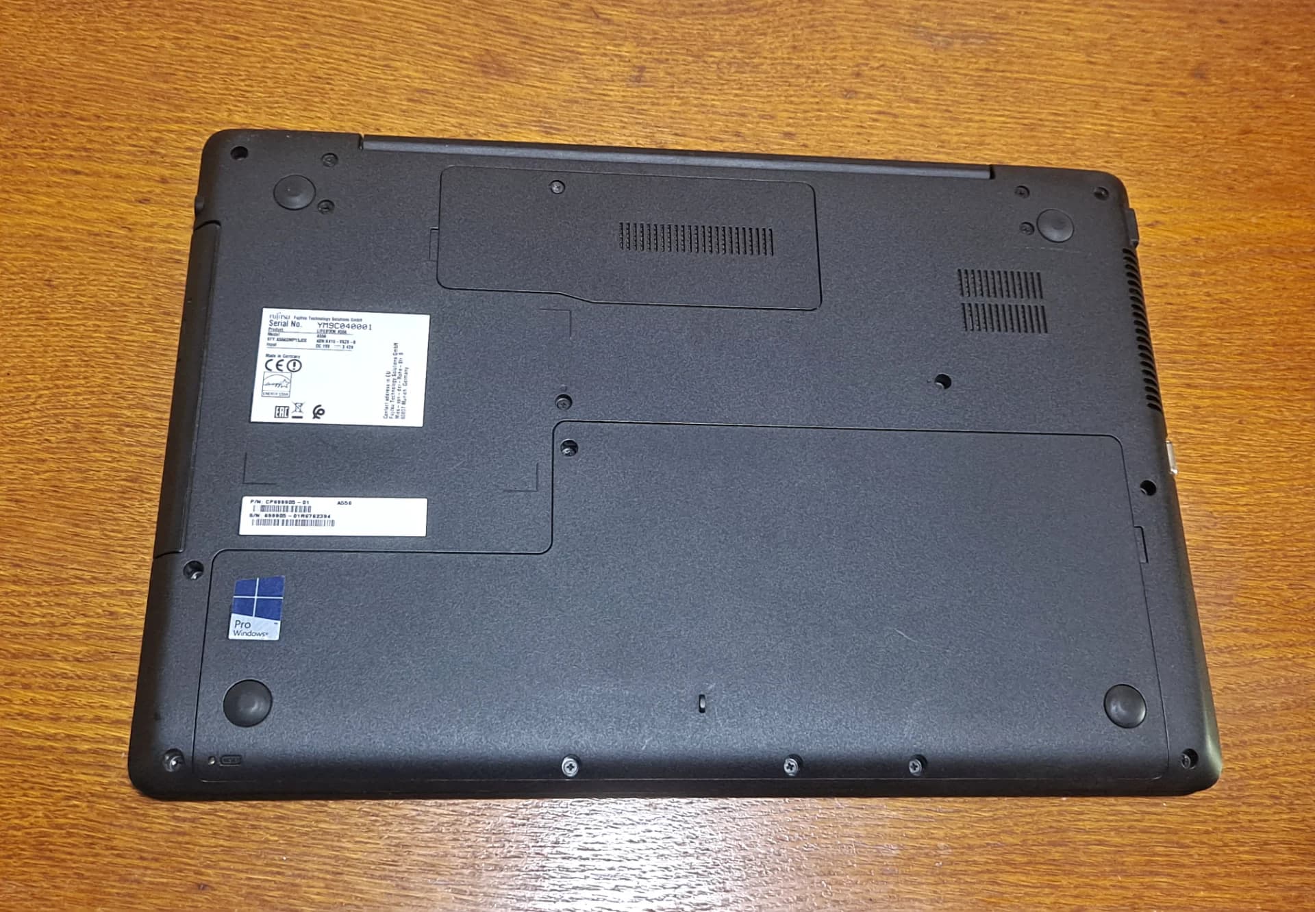 Vand laptop Fujitsu LifeBook A556 / Procesor i5-6200U / 8 GB RAM ( DDR4 ) / SSD 120 GB – fotografia 7 din 8