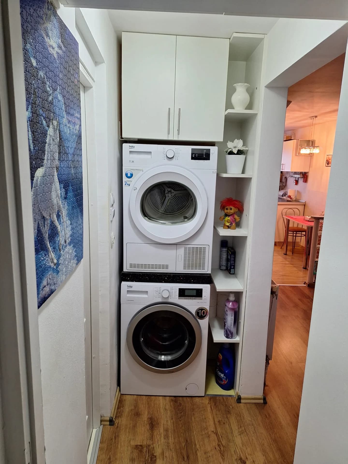 Apartament de vânzare în Cisnădie cu 3 camere și 2 balcoane, complet mobilat cu toate utilitățile și climatizare, 68mp. Preț 85.000 euro negociabil. – fotografia 6 din 8