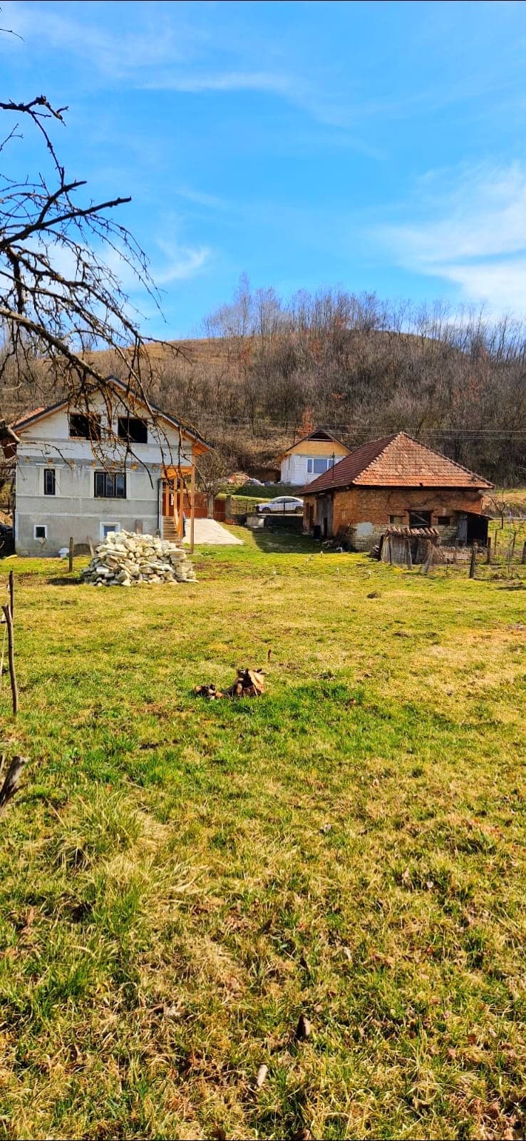 Casă de vănzare – fotografia 2 din 4