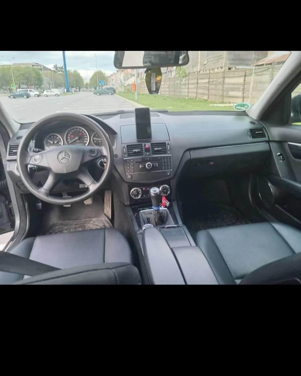 Mercedes c200 manual din 2008 – Iasi, Iași – Mașini