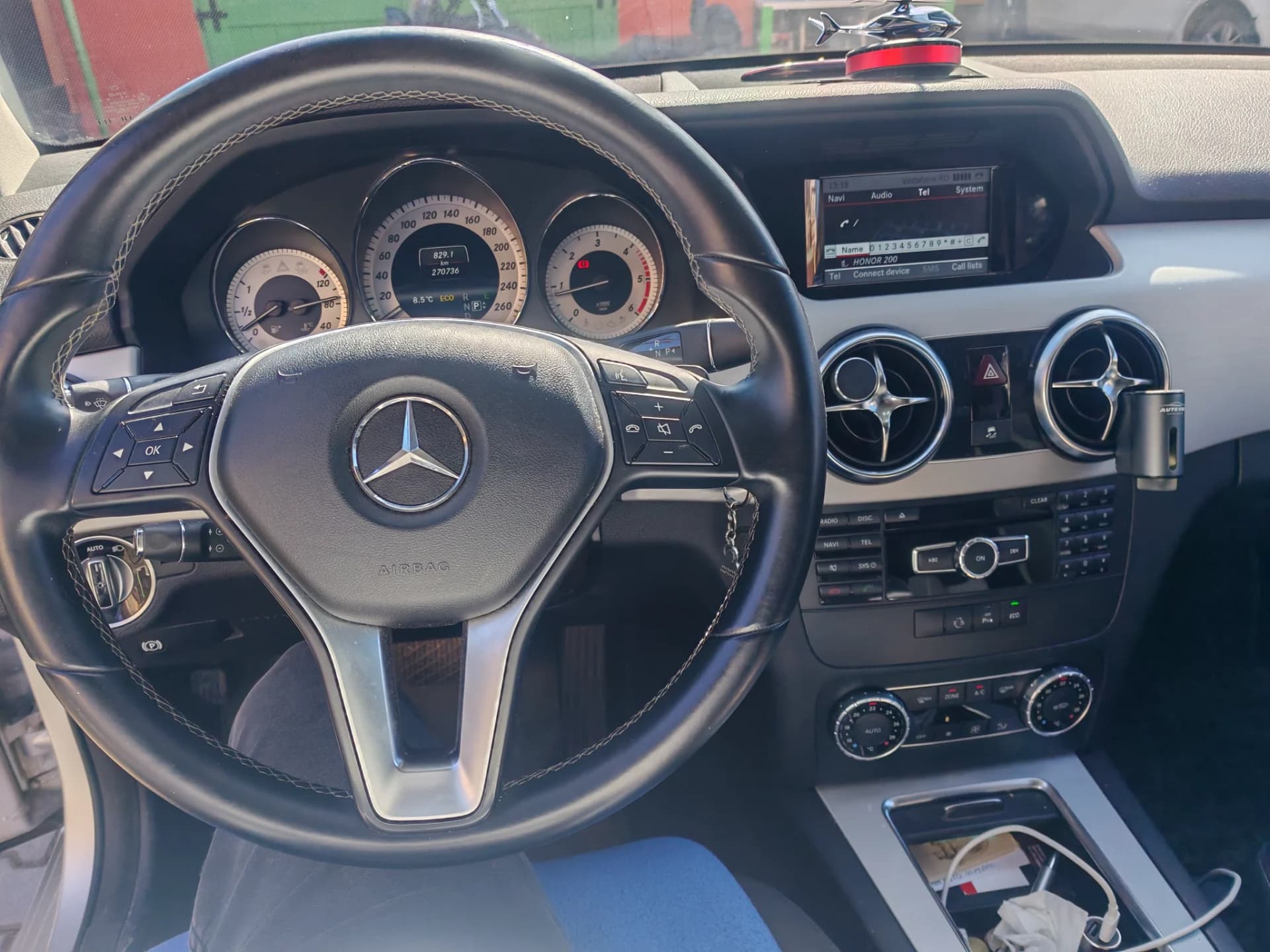 Vând Mercedes GLK – fotografia 5 din 8