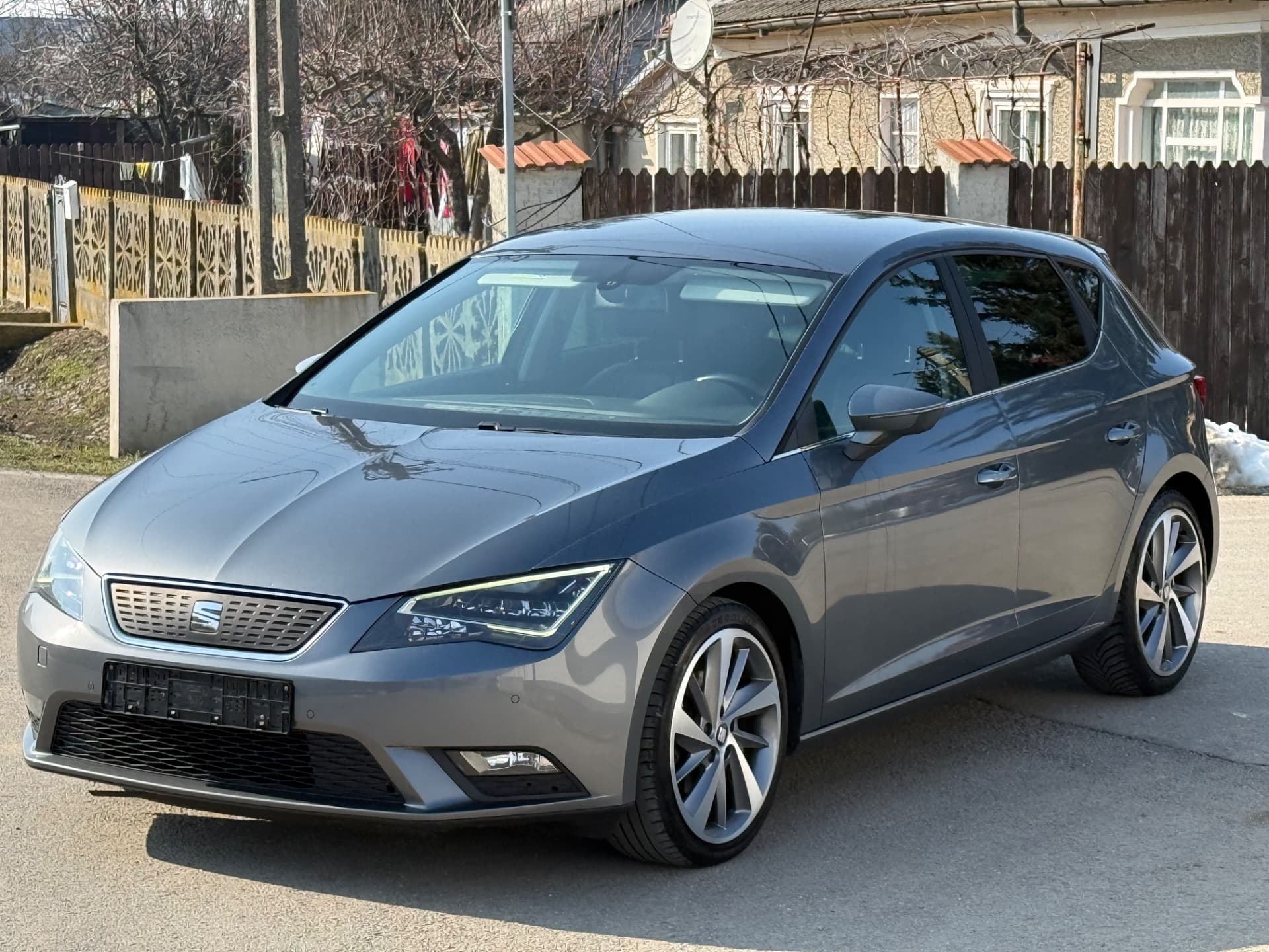 Vând Seat Leon 1,6 tdi 110 CP 6+1 viteze euro 5 navi piele matrix full led – Ploiesti, Prahova – Mașini