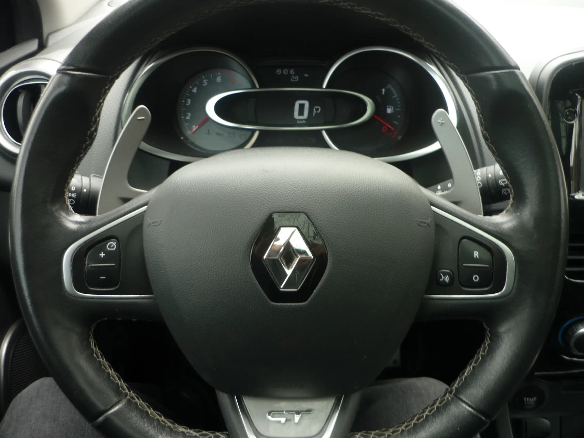renault clio 4 automata – fotografia 5 din 8