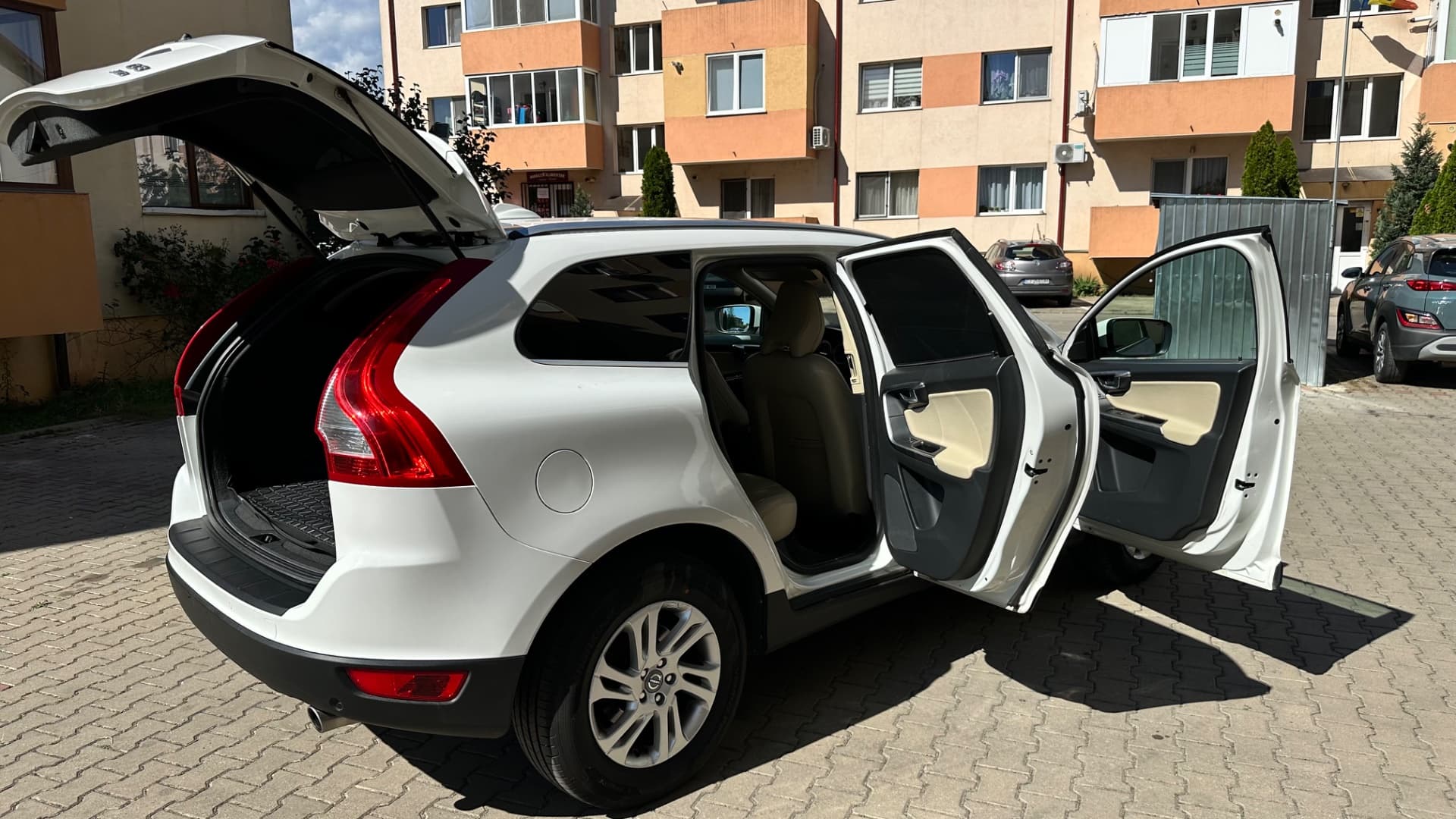 Vand volvo xc60 – fotografia 7 din 8