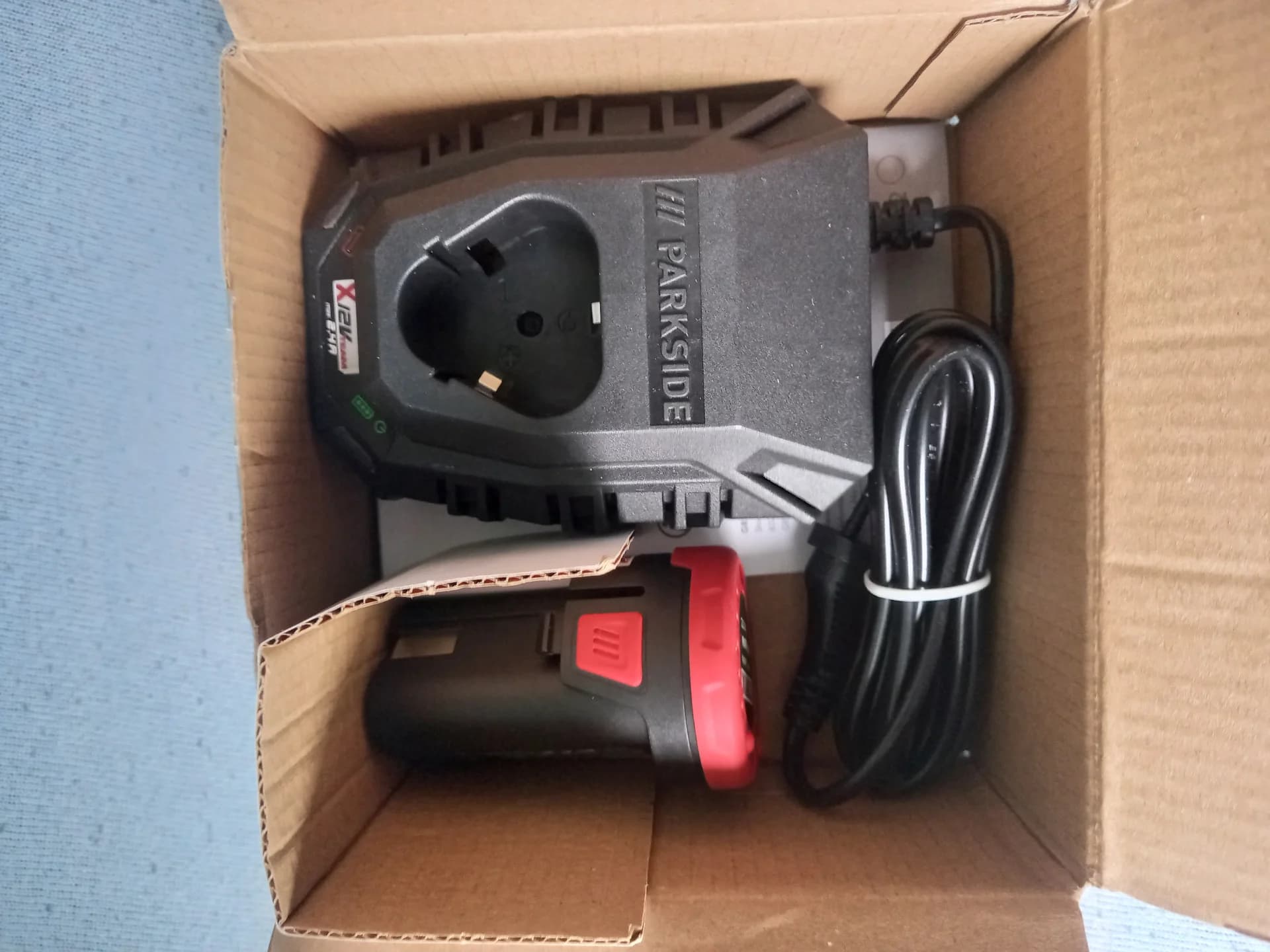 Incarcator performant Parkside : PLGK 12V 50W, cu acumulator PAPK de 2Ah inclus – fotografia 2 din 2