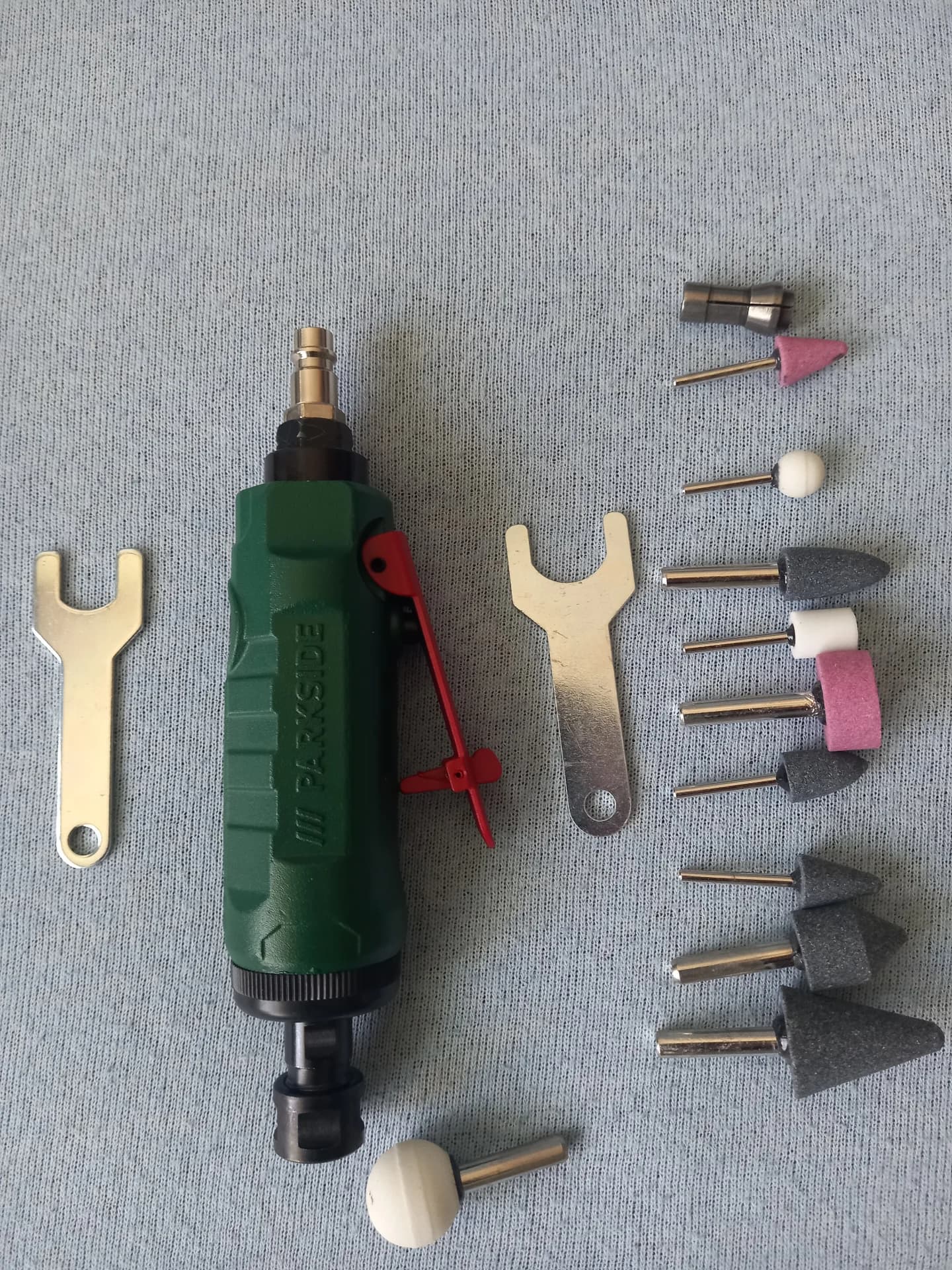 Polizor pneumatic Parkside cu accesorii PDSS 16 A1 110 RON – fotografia 6 din 7