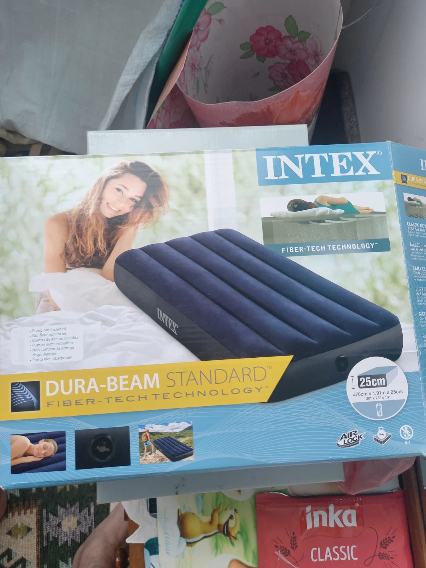 Saltea gonflabila Intex Dura-Beam Classic Downy, 137x191x25cm 95 RON – fotografia 2 din 4