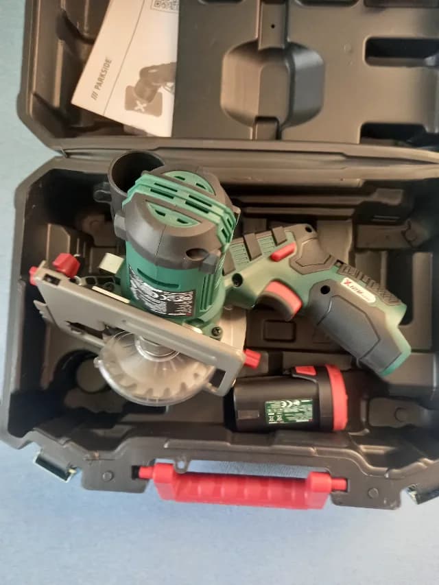 Ferastrau circular pe acumulator Parkside ,produs nou 225 RON