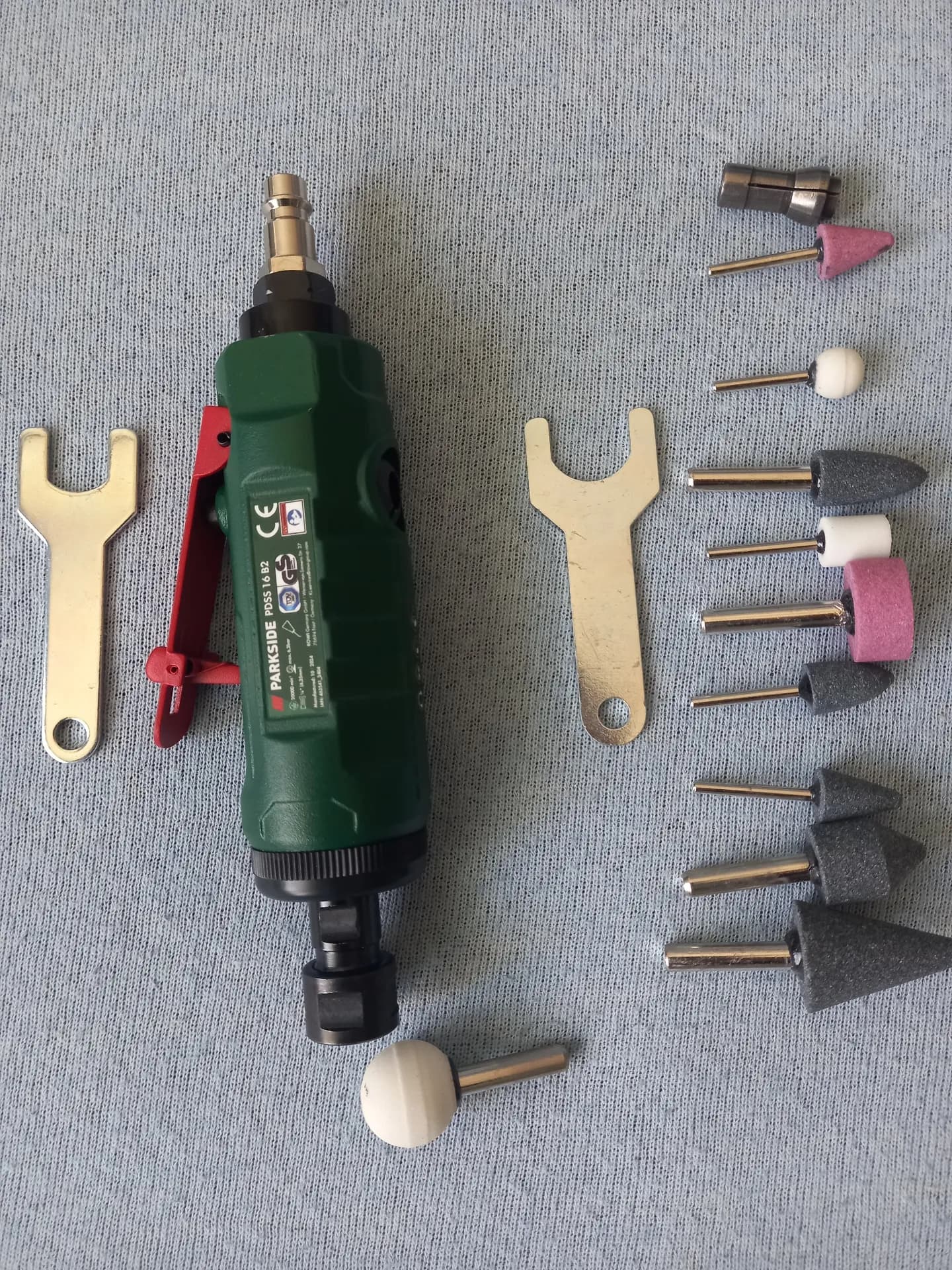 Polizor pneumatic Parkside cu accesorii PDSS 16 A1 110 RON – fotografia 7 din 7