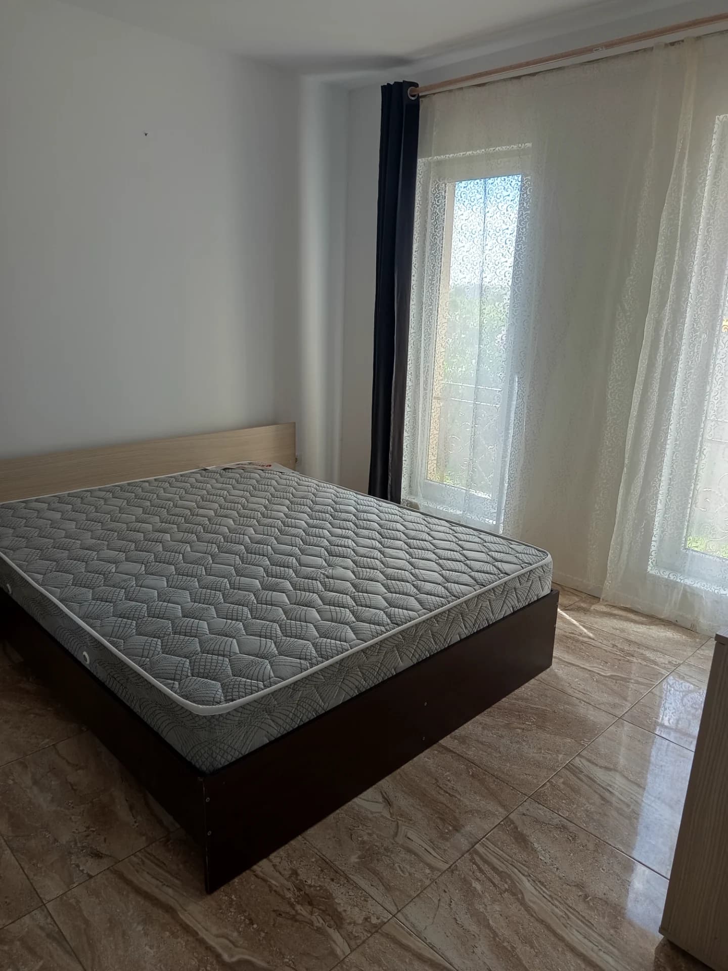 Proprietar închiriez apartament – fotografia 6 din 8