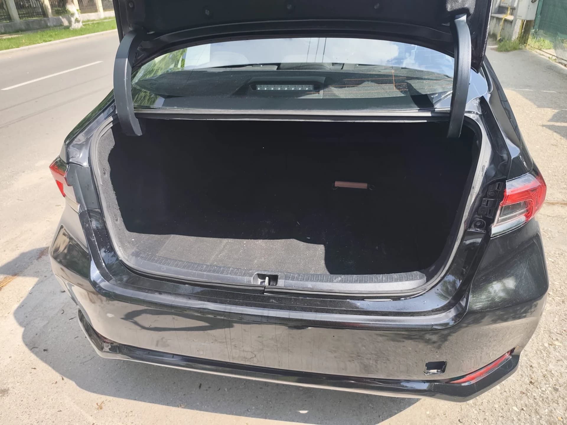 COROLLA HYBRID 2022/08 – fotografia 6 din 8