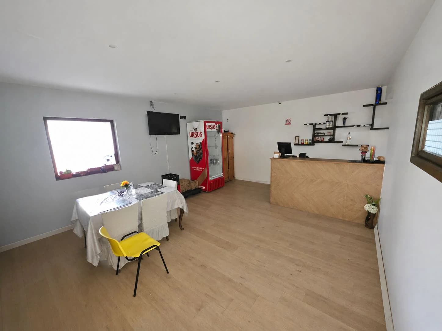 Spatiu comercial si teren – fotografia 4 din 7