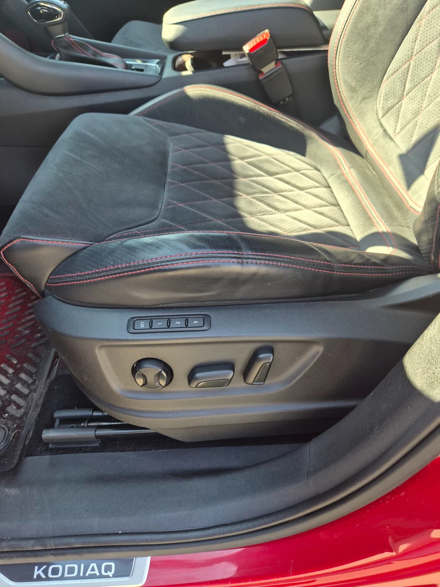 SKODA KODIAQ vRS – fotografia 6 din 8