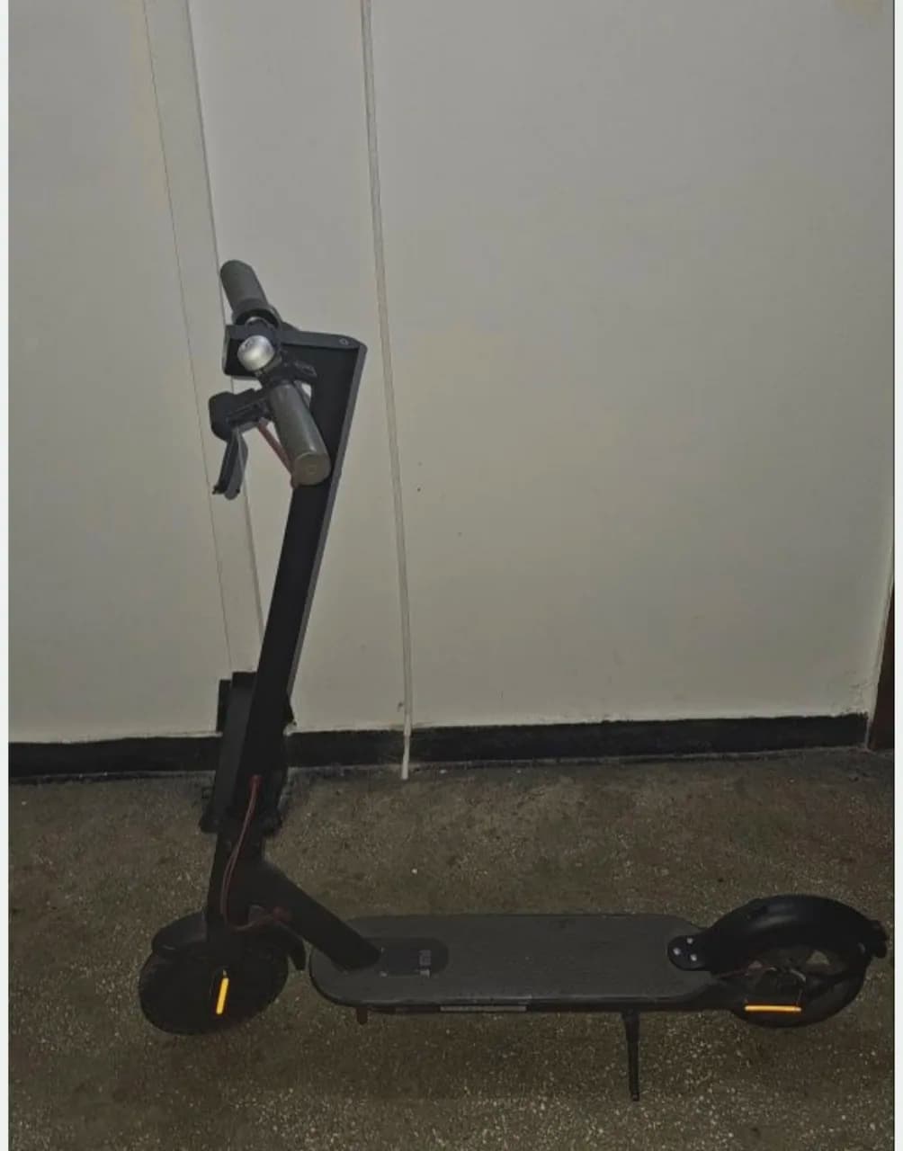 Trotinetă electrică,pliabila- Xiaomi M365 – stare bună – fotografia 2 din 5
