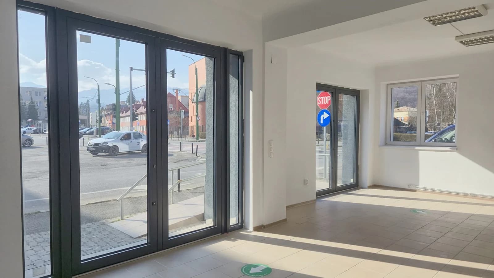 Spațiu cu vizibilitate excelentă, Carpaților - Barbu Lăutaru. – fotografia 3 din 7