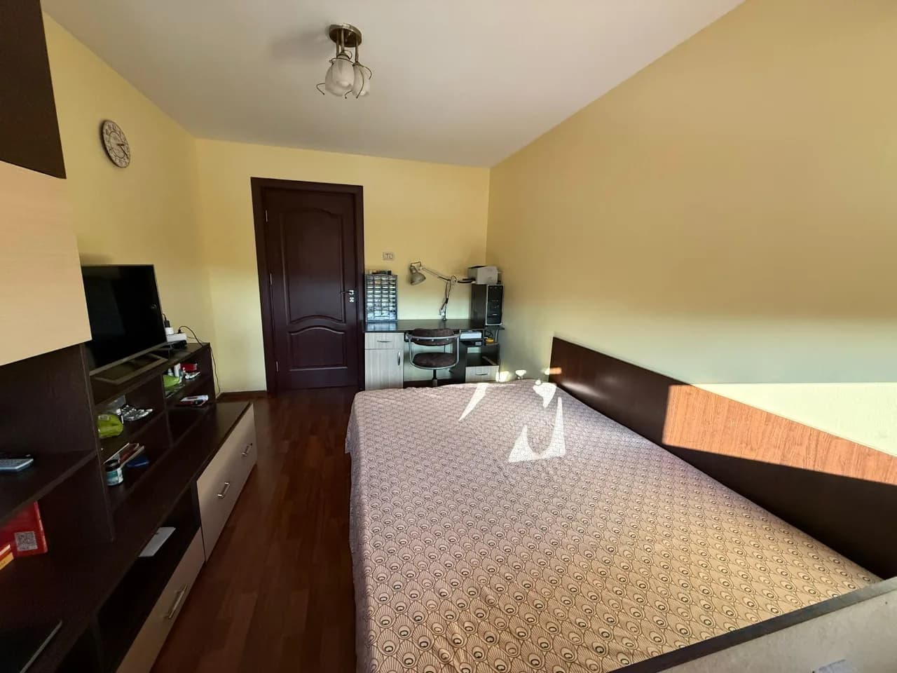 Casă de vânzare – fotografia 2 din 8