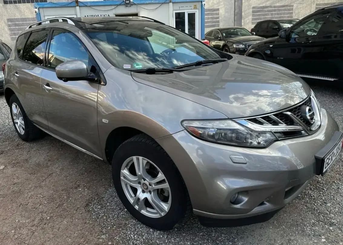 vând sau schimb Nissan Murano