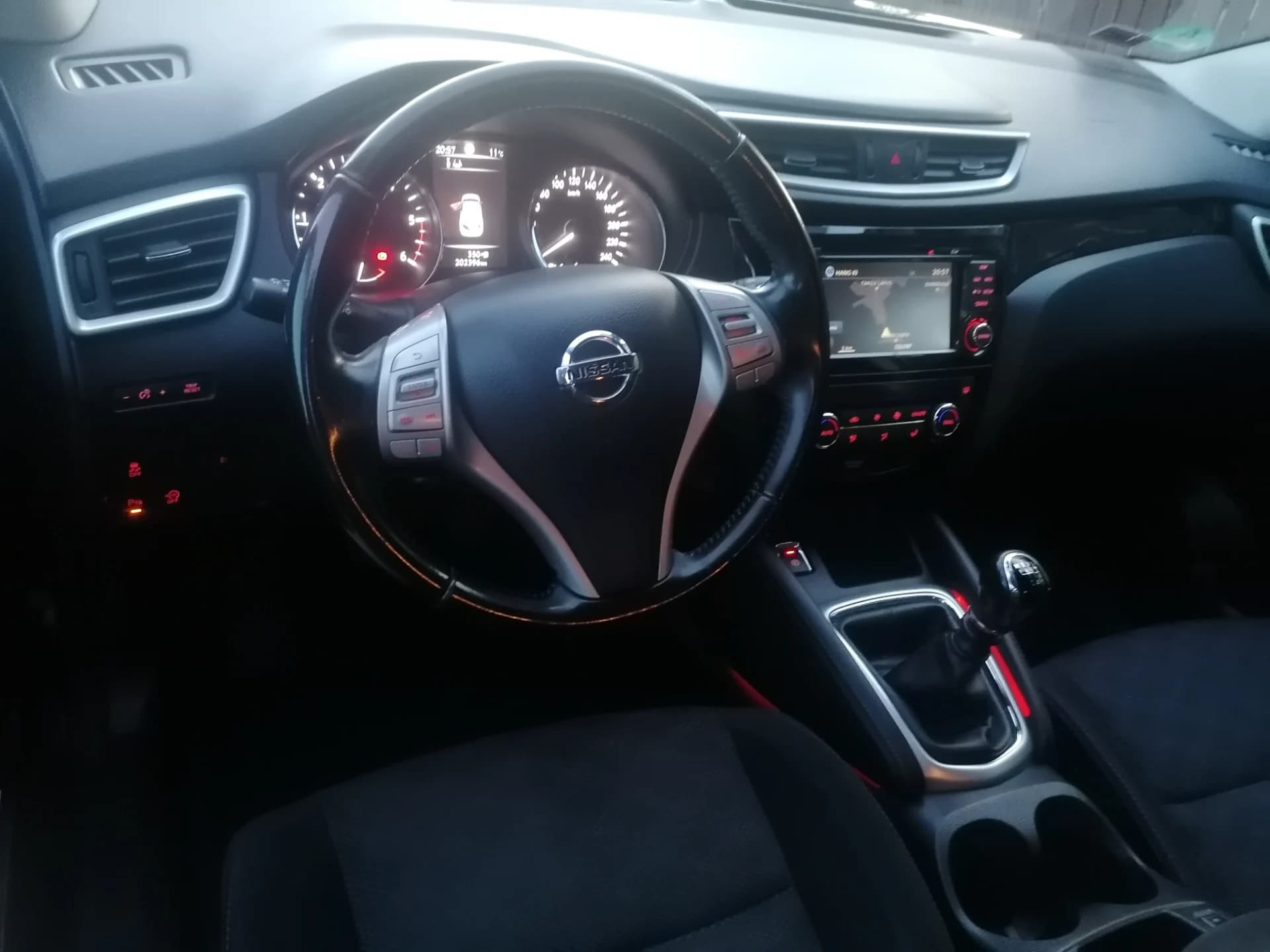 Nissan Qashqai 1,6 diesel 2014,xenon-led,navi cu camera,nr.zoll.valabile 30 de zile – fotografia 6 din 8
