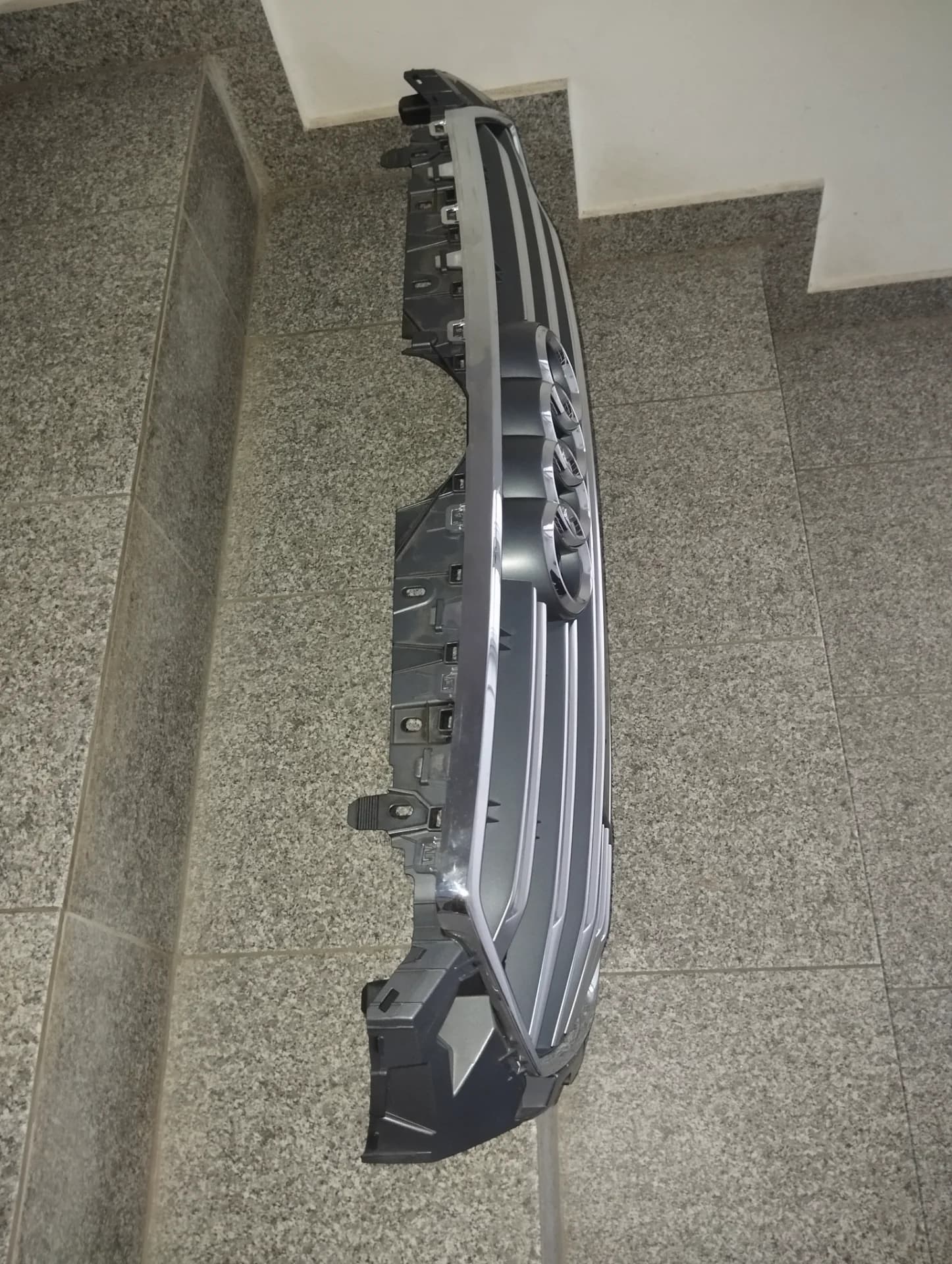 Grila radiator Audi A5 S5 F5 – fotografia 3 din 4